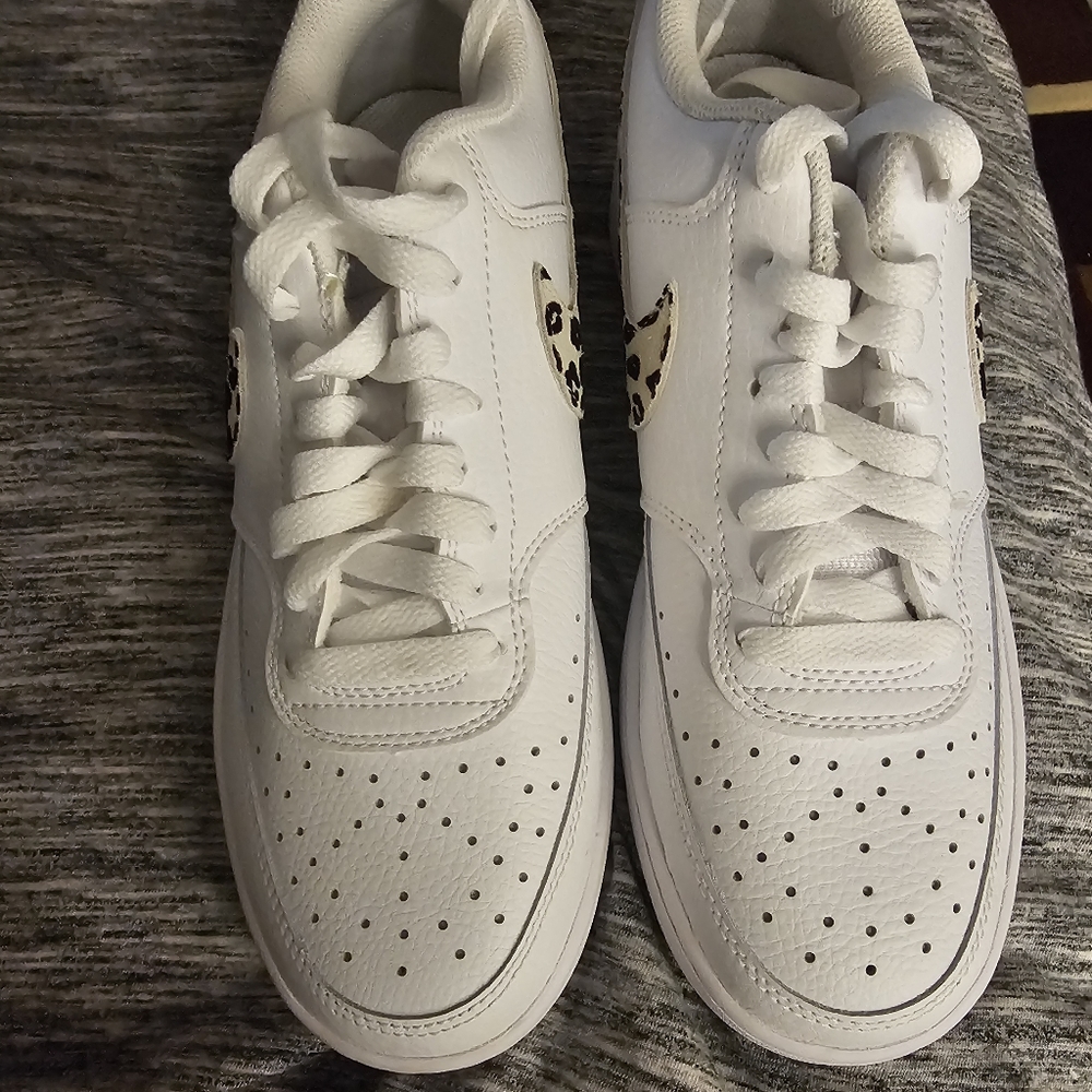 Nike leopard print shoes